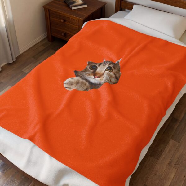 Curious Kitty Face Velveteen Plush Blanket | Cat Portrait Throw - Image 3